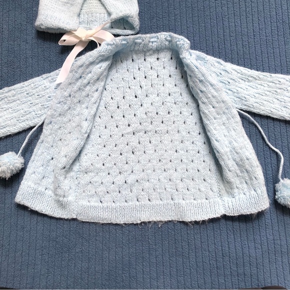 Hand knit baby sweater and bonnet - Picture 4 of 16